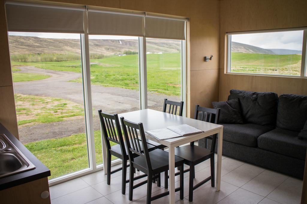 Einishus Cottages Laugar  Kamer foto
