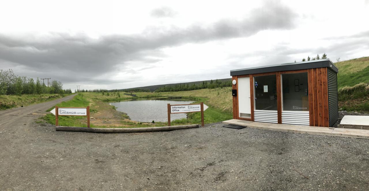 Einishus Cottages Laugar  Buitenkant foto